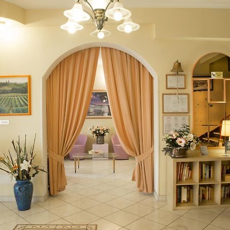 Fior Di Loto - Rimini Hotel Luaran gambar