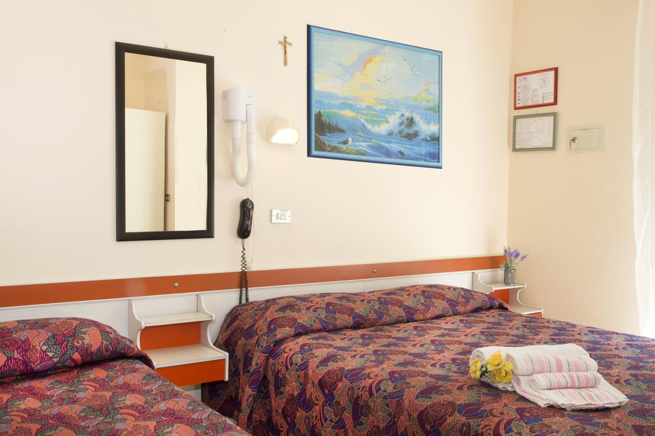 Fior Di Loto - Rimini Hotel Luaran gambar